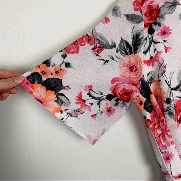 NWT TRIXXI Francesca's Crop Floral Wrap Jumpsuit - Picture 8 of 16